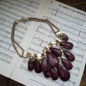 Elegant Burgundy Aldo Statement Necklace ⭐host pick ⭐